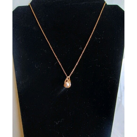 Danbury Mint Gold Plated Love's Embrace Pearl & Diamond Necklace - Picture 6 of 6